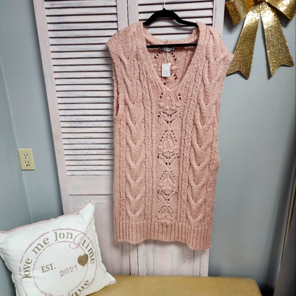 Zara Sweater Vest - Picture 1 of 3